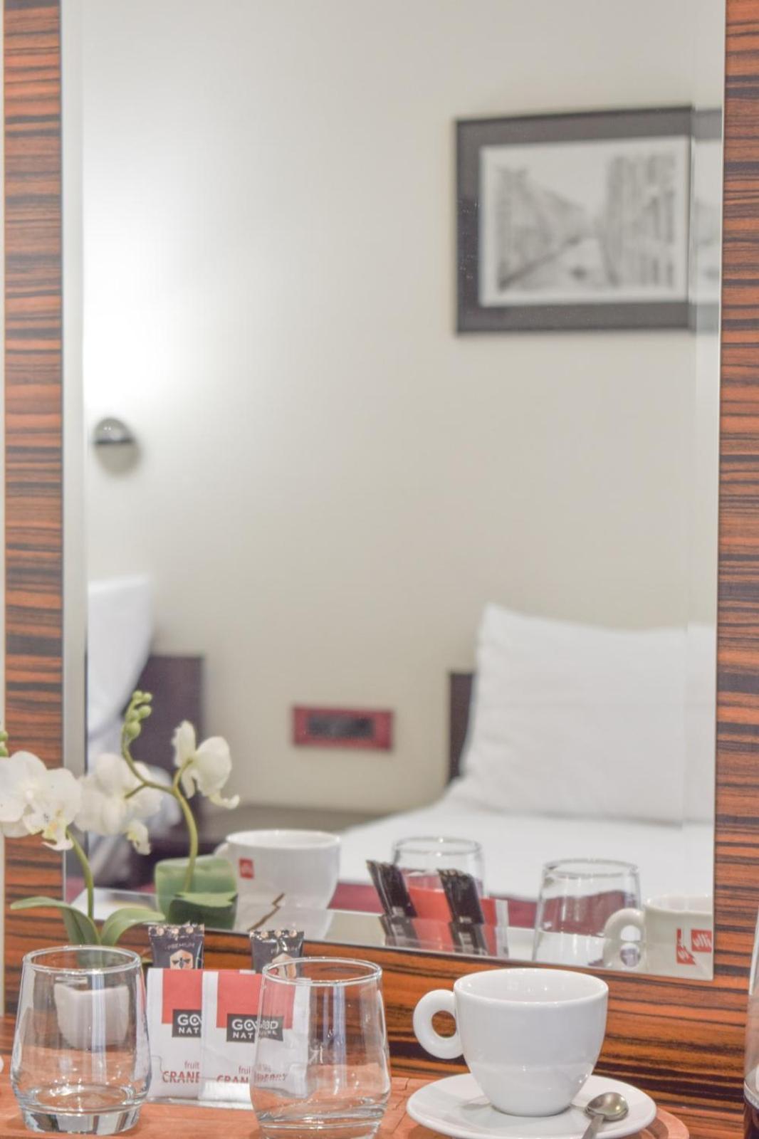 Hotel Hamburg Skopje Luaran gambar
