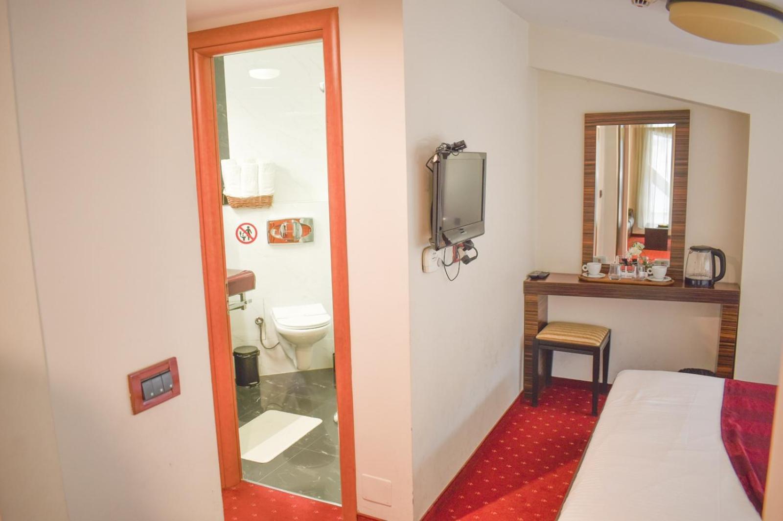 Hotel Hamburg Skopje Luaran gambar